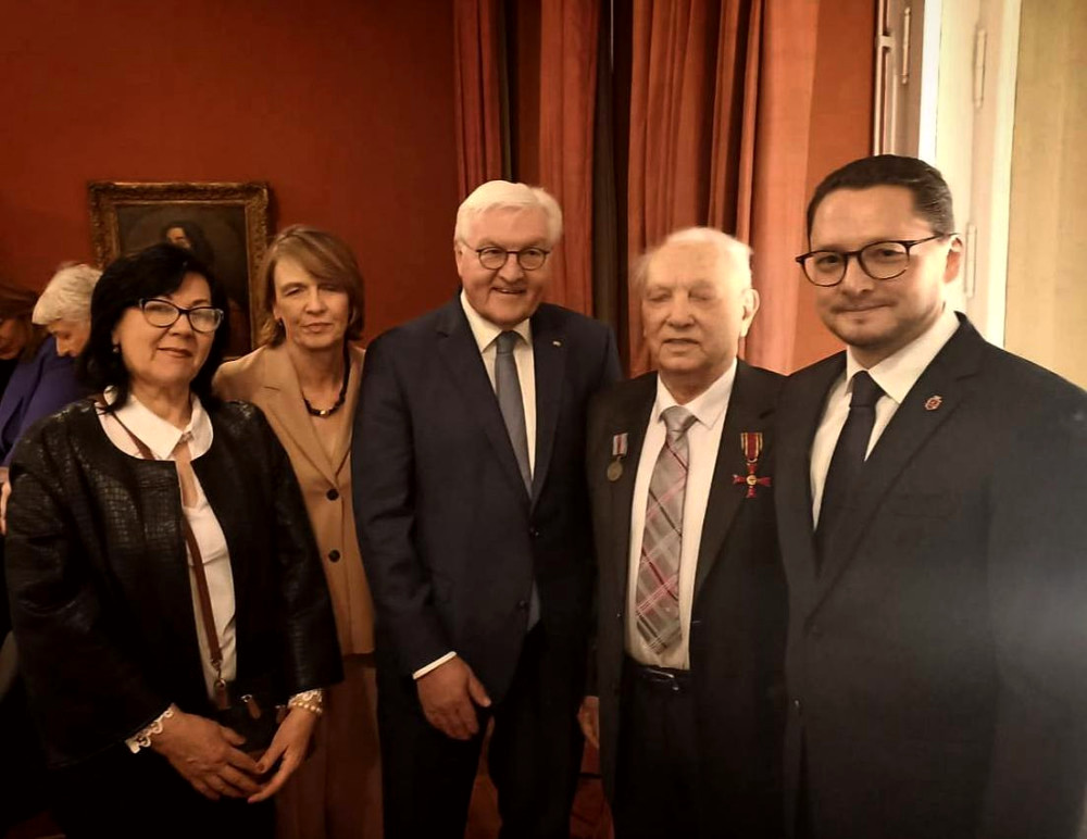 3245 image for slide