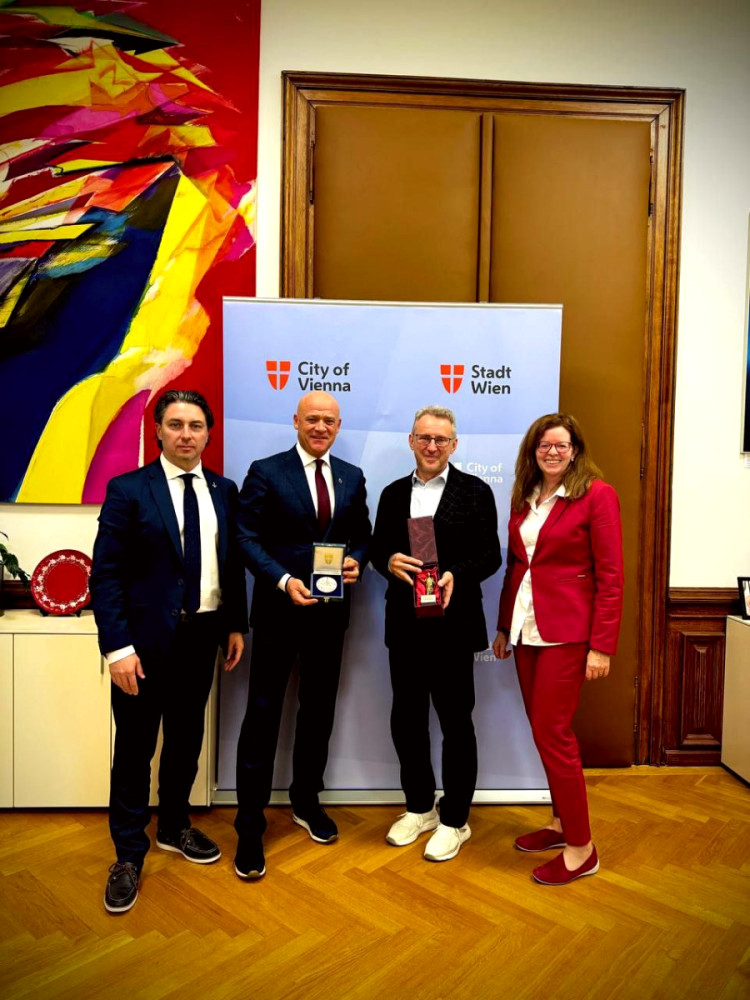 4506 image for slide