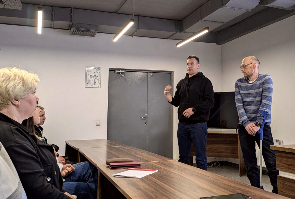 6032 image for slide