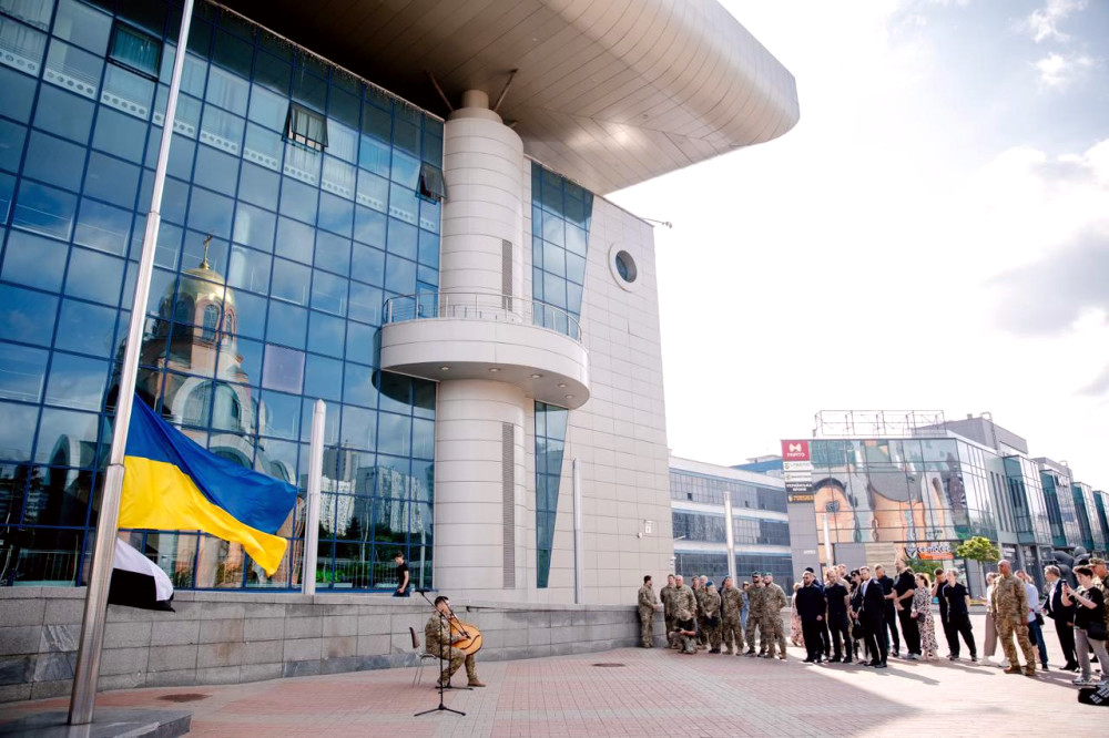 7305 image for slide