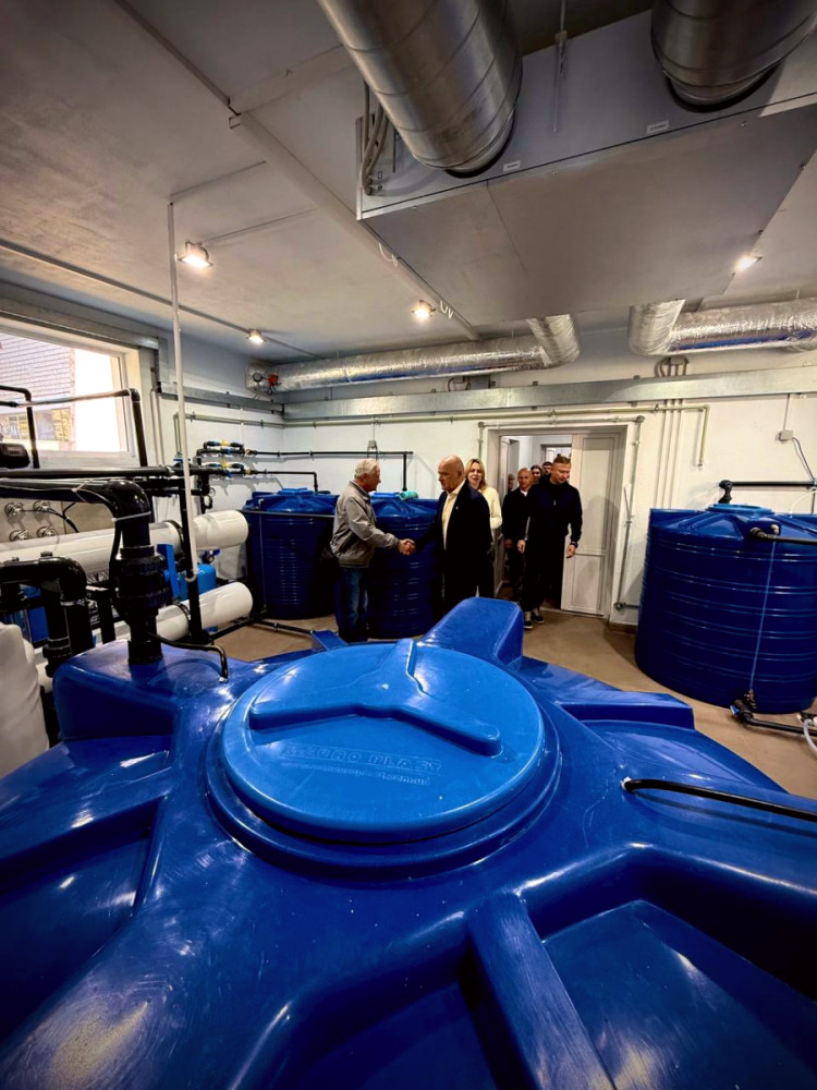 8786 image for slide