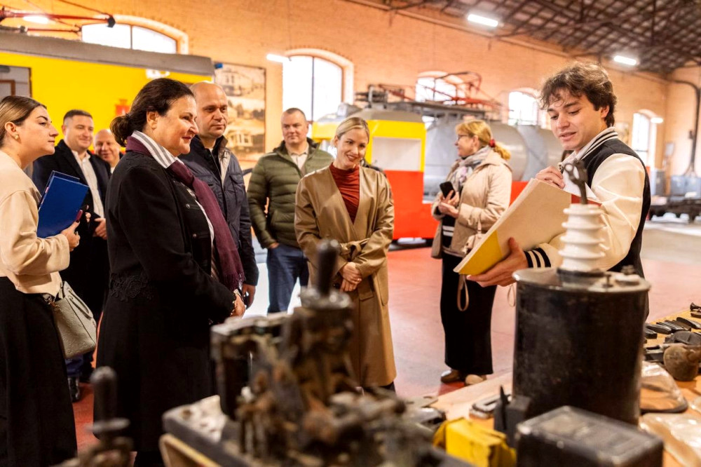 9359 image for slide